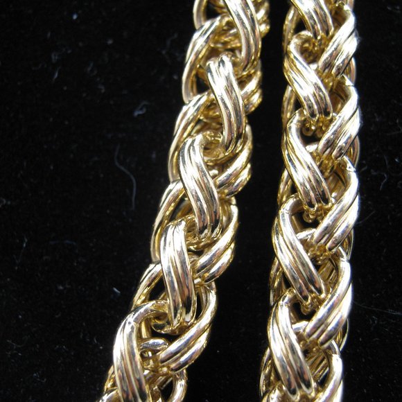 Givenchy Vintage Long Gold Necklace with 18" drop. - Picture 3 of 8